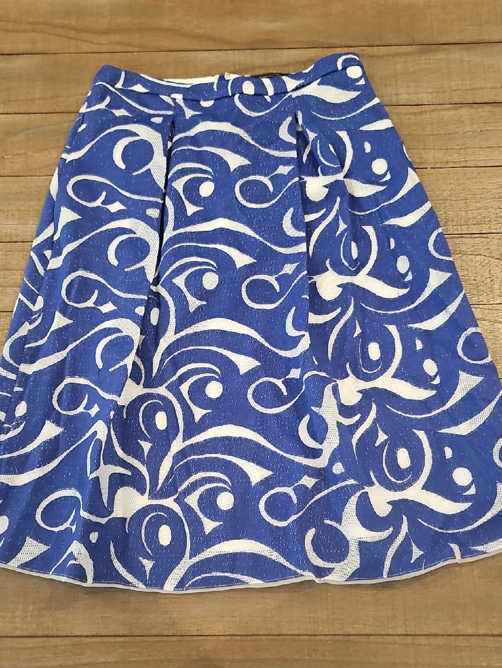 BCBGMaxAzria Blue and White Swirl A-Line Skirt